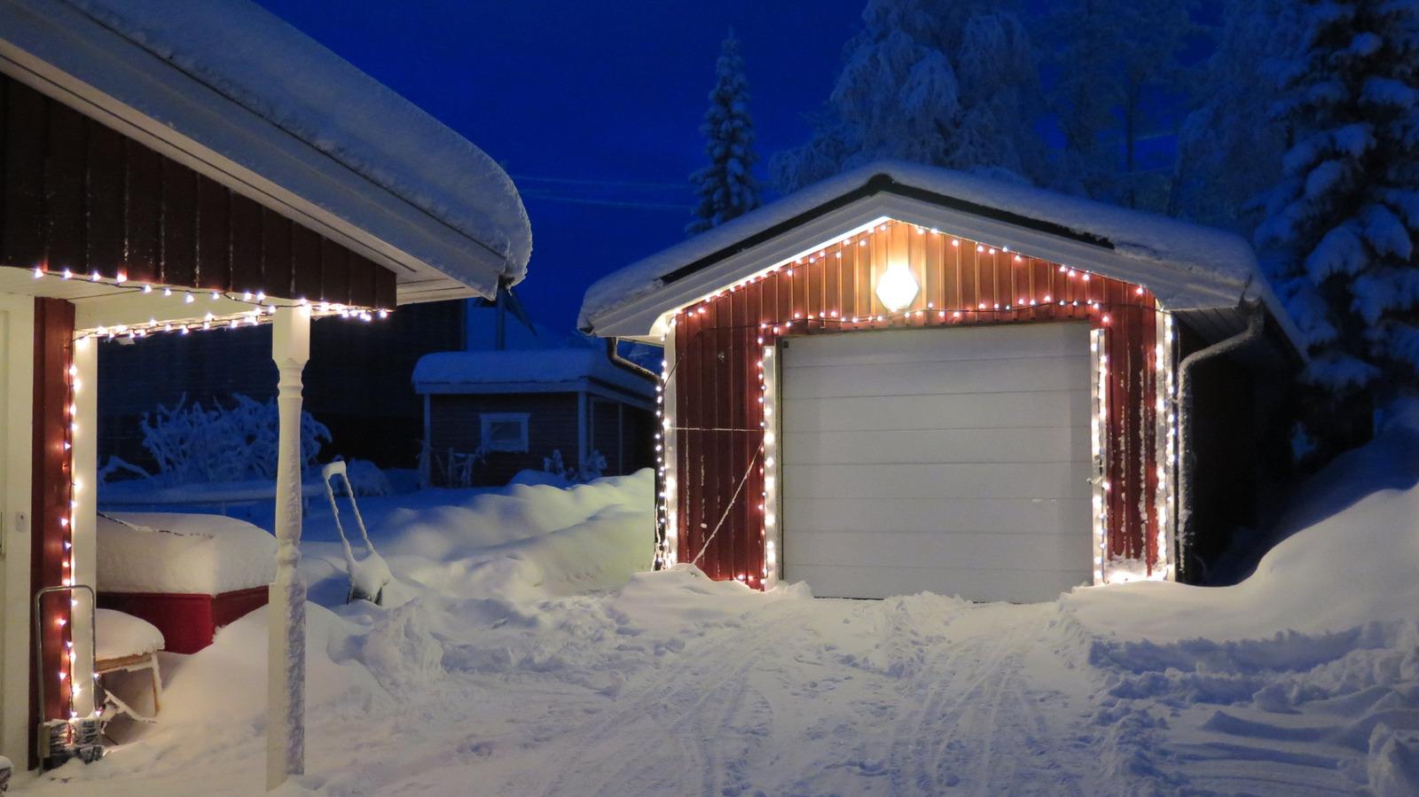 The Worst Automotive Holiday Gift: A Tale of Bad Choices, Bad Timing, and Lessons Learned - Complete Specifications, Price & Review 2025