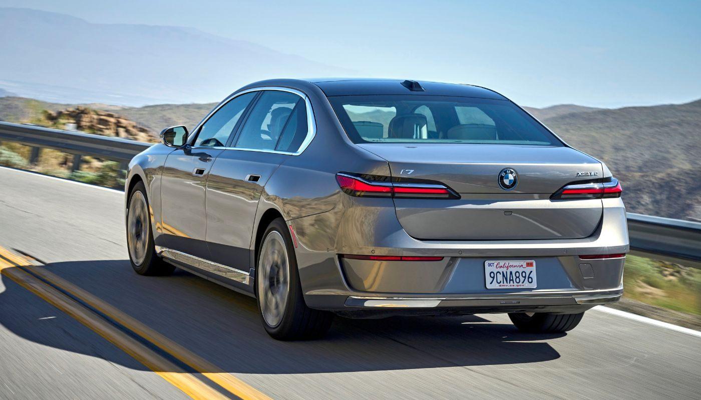 BMW i7 Becomes India’s Best‑Selling Luxury Sedan – 1,000+ Units Sold - Complete Specifications, Price & Review 2026