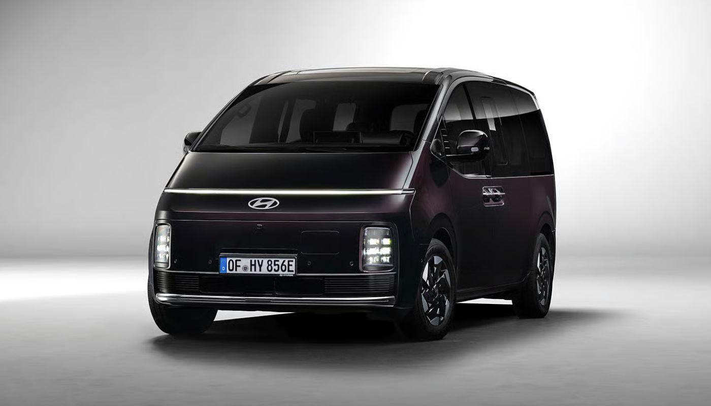 Hyundai Staria Electric MPV Launch: 9‑Seater, 400 km Range & Pricing Details - Complete Specifications, Price & Review 2026