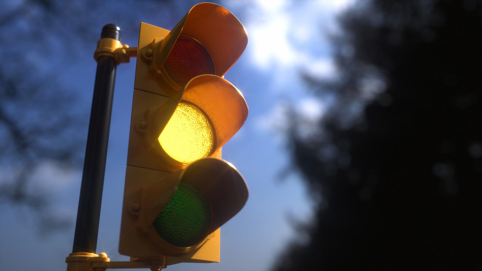 Who Really Invented the Yellow Traffic Light? The Surprising History Behind the Caution Signal | High Quality Images Who Really Invented the Yellow Traffic Light? The Surprising History Behind the Caution Signal - Complete Specifications, Price & Review 2026