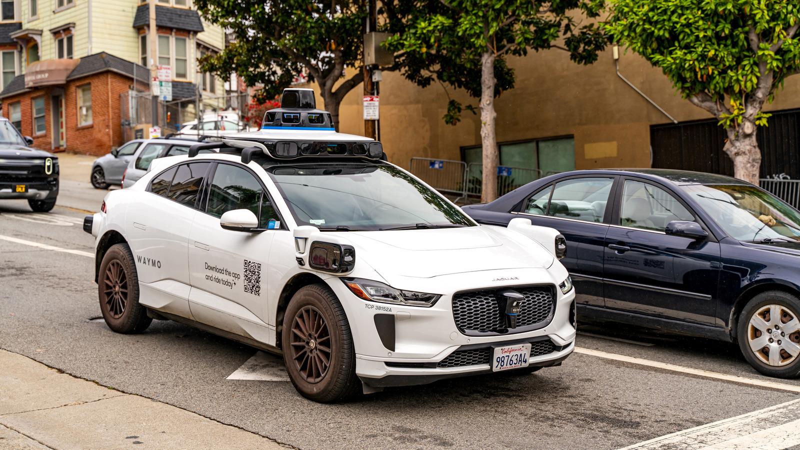 Waymo’s Driverless Robotaxis Still Need Human Help—But Not for the Reason You’d Expect | High Quality Images Waymo’s Driverless Robotaxis Still Need Human Help—But Not for the Reason You’d Expect - Complete Specifications, Price & Review 2026