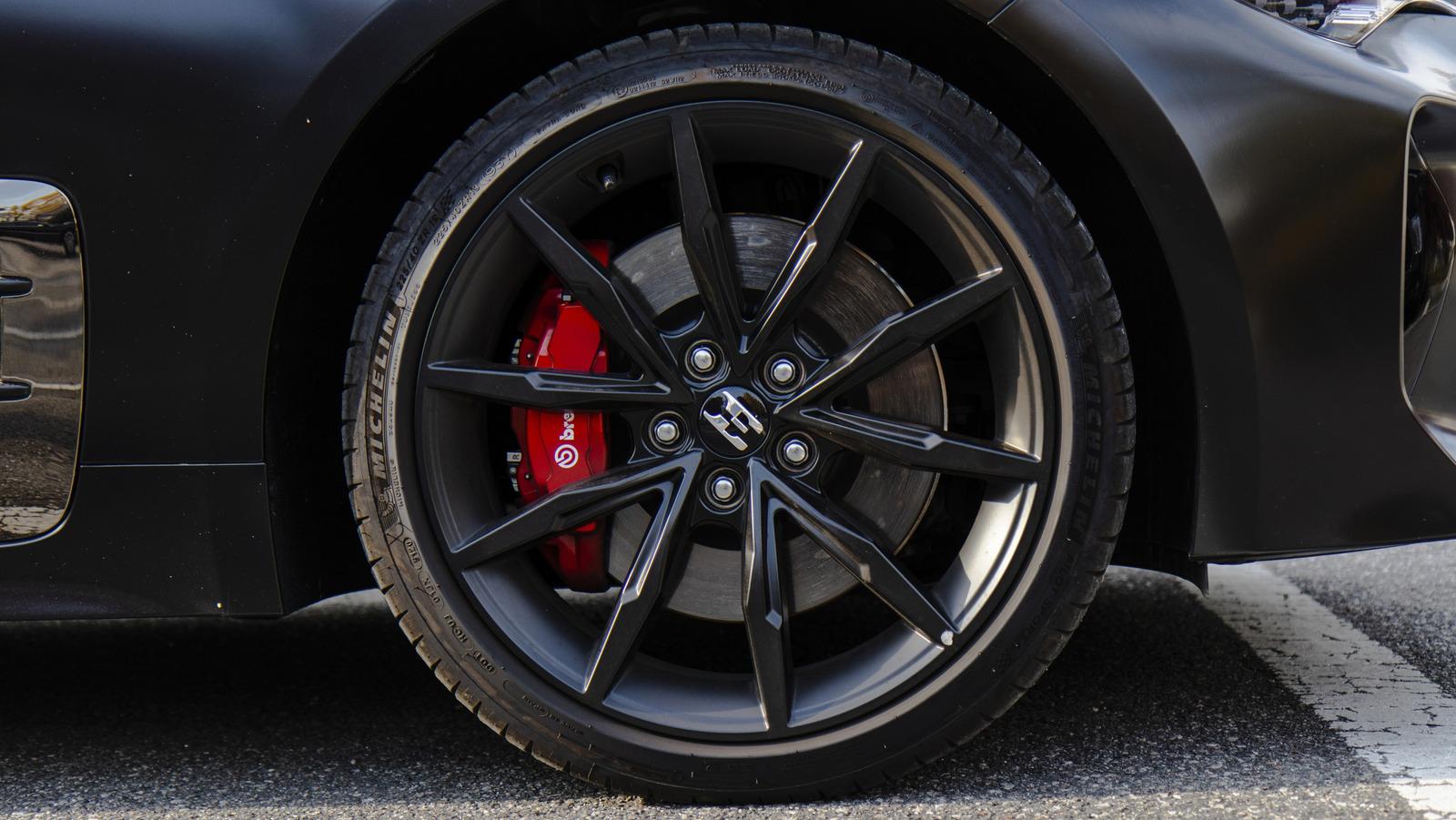 12 Production Cars With the Best Braking Times – Quick Stops Explained - Complete Specifications, Price & Review 2026