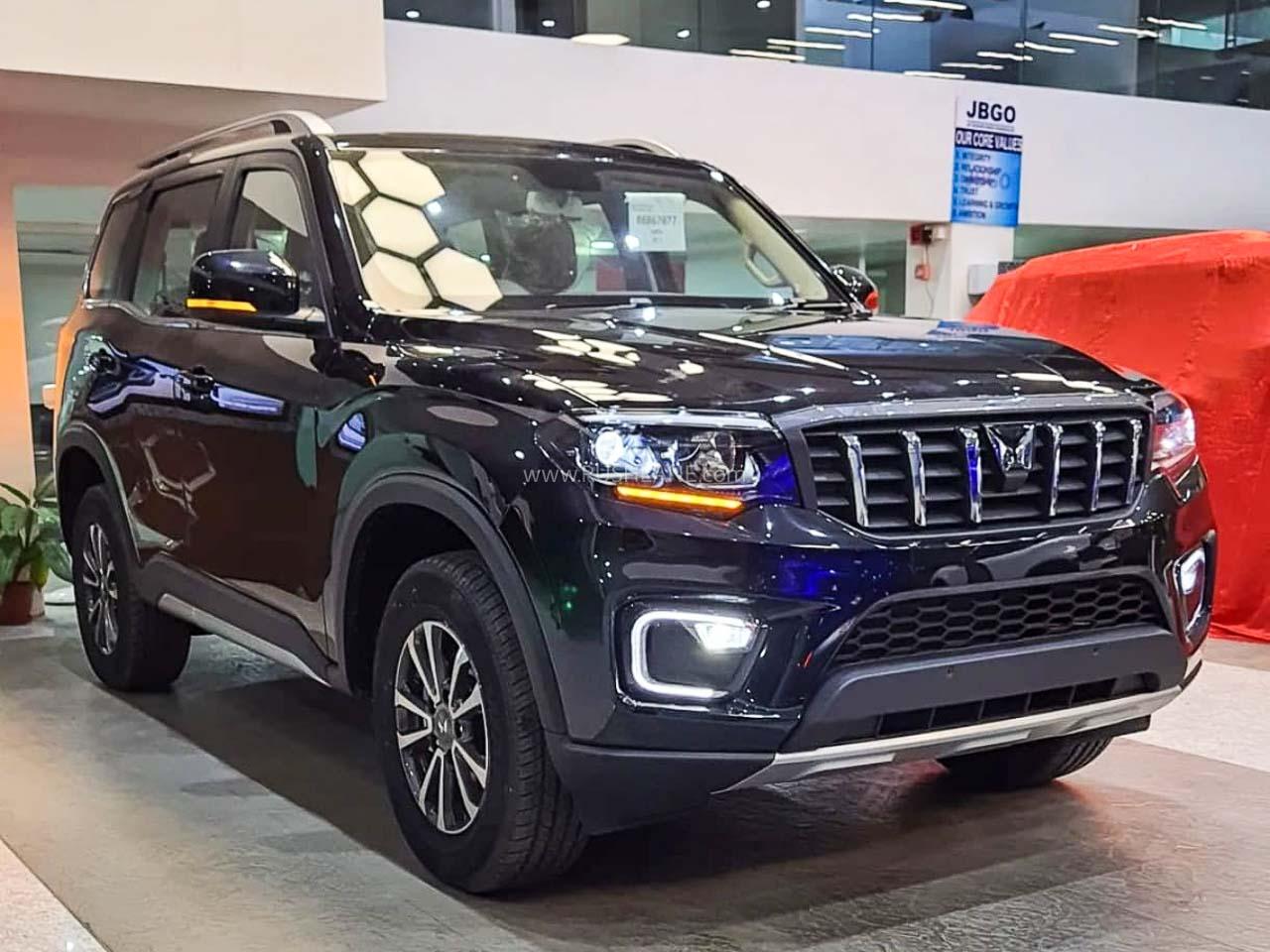Mid‑Size SUV December 2025 Sales: Scorpio, Harrier, XEV 9e, Safari, XUV 7XO, Hector & Alcazar – Prices, Mileage & Highlights - Complete Specifications, Price & Review 2026